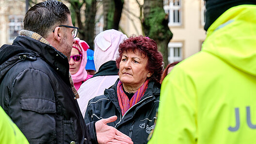 Personen im Gespräch